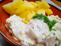 PIĄTEK: Śledź w śmietanie 